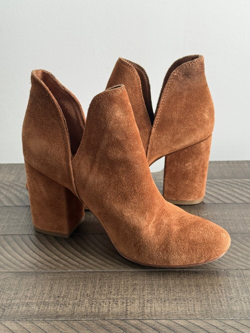 Michael by Michael Shannon Women’s Suede Ankle Booties Women's Size 6 - Picture 2 of 12